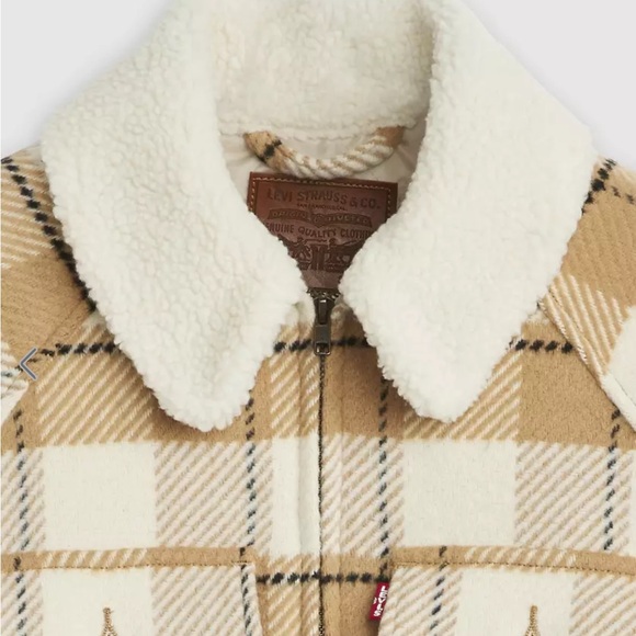 NWT Levi's Shrunken '90s Flannel Jacket in Tan and Cream Plaid - Picture 6 of 10